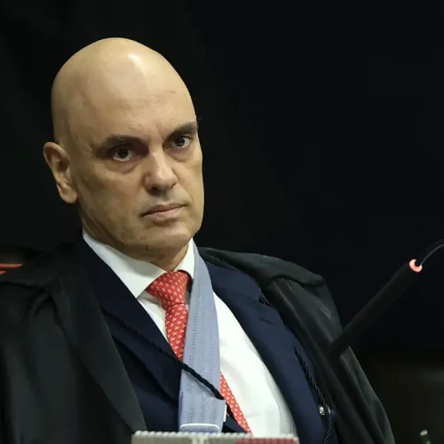 Moraes chama sanções dos EUA de covardes e critica “pseudopatriotas” em discurso no STF