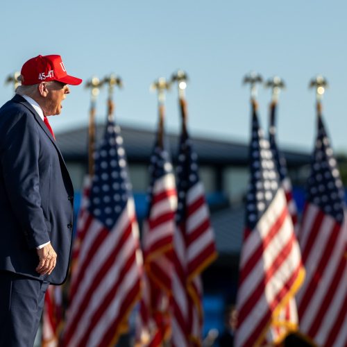 Trump é acusado por senadores democratas de ‘claro abuso de poder’ por tarifas ao Brasil