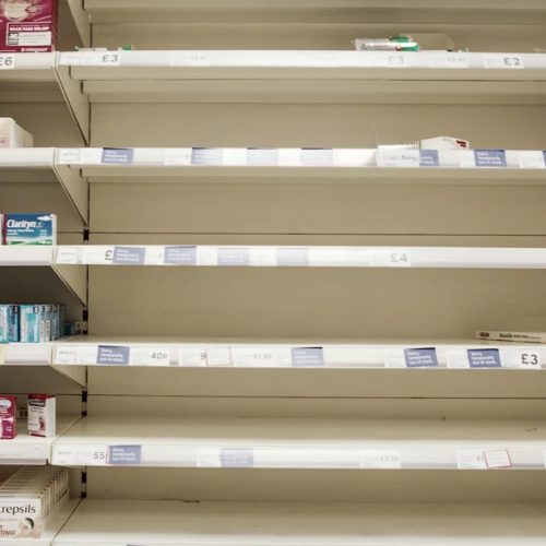 Famílias denunciam Governo de Alagoas por falta de medicação essencial para crescimento de crianças