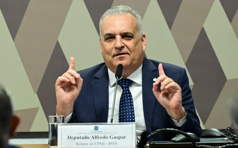 Protagonismo de Alfredo Gaspar na CPMI do INSS coloca deputado na liderança para o senado em Alagoas