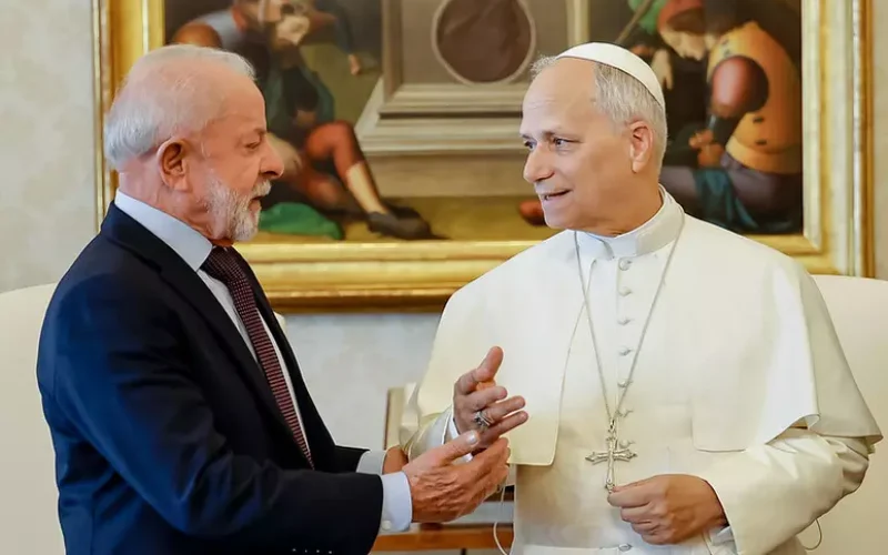 Lula se encontra com Papa Leão XIV no Vaticano, fala sobre a fome e faz convite para a COP 30