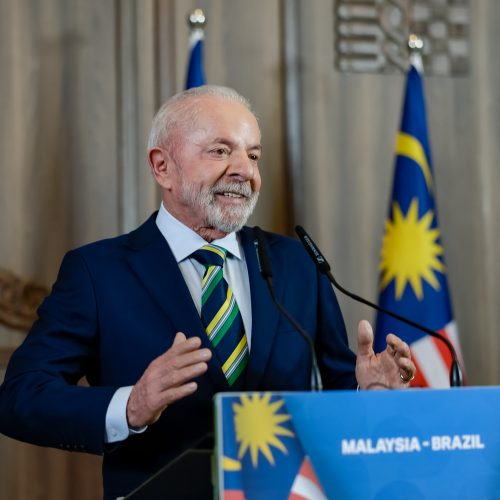 Lula diz que Bolsonaro ‘faz parte do passado’ em diálogo com Trump: “Sabe que rei morto, rei posto”