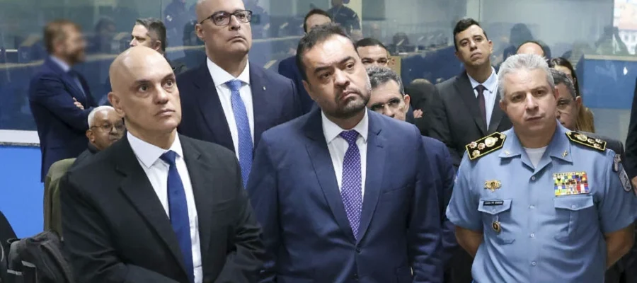 Moraes manda Castro preservar imagens de câmeras corporais de policiais envolvidos na megaoperação do RJ