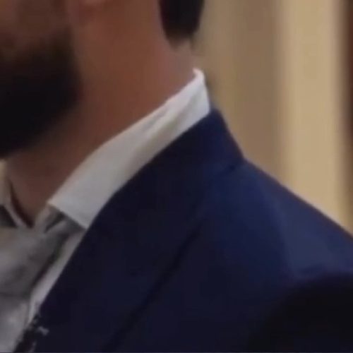 Padre revela aos noivos que eles engravidariam na lua de mel e que o bebê se chamaria José e previsão se realiza