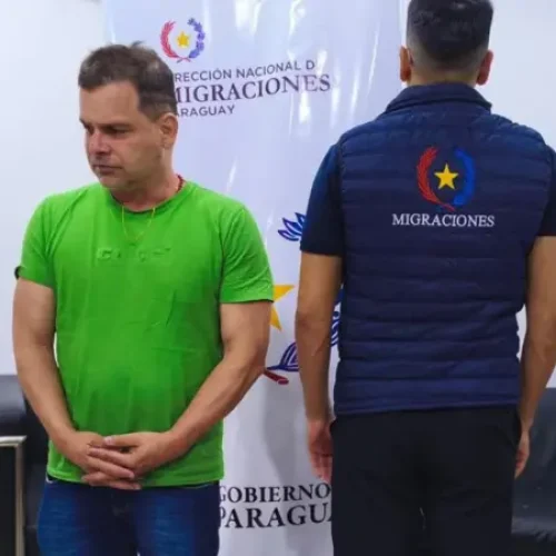 Ex-diretor da PRF é entregue à PF na fronteira após deixar o país