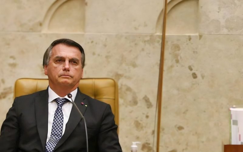 Bolsonaro recorre ao STF e pede para receber visitas de Flávio