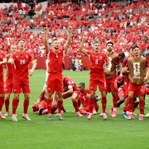 Suíça bate Canadá em Vancouver por 2 a 1 e se classifica em primeiro no Grupo B da Copa