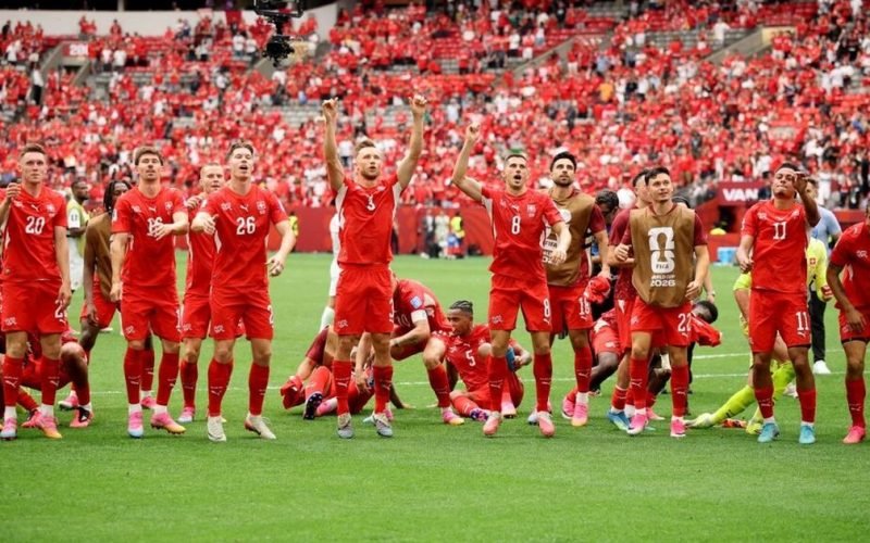 Suíça bate Canadá em Vancouver por 2 a 1 e se classifica em primeiro no Grupo B da Copa