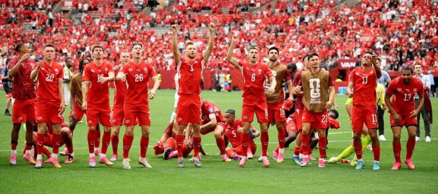 Suíça bate Canadá em Vancouver por 2 a 1 e se classifica em primeiro no Grupo B da Copa