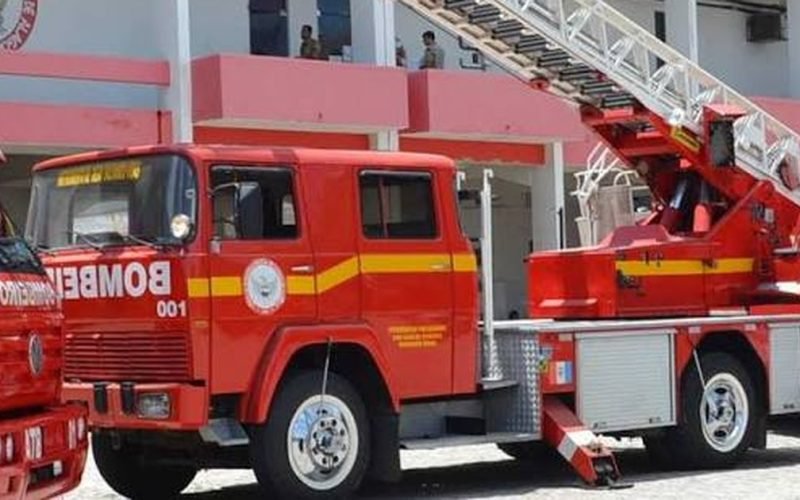 Bebê de dois meses é resgatada após ficar presa dentro de carro em Maceió