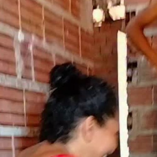 Mulher viraliza ao mostrar rotina para alimentar família de 11 pessoas