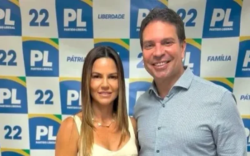 ‘Permaneceu de pé nos dias mais difíceis’: mulher de Ramagem posta vídeo de reencontro após prisão