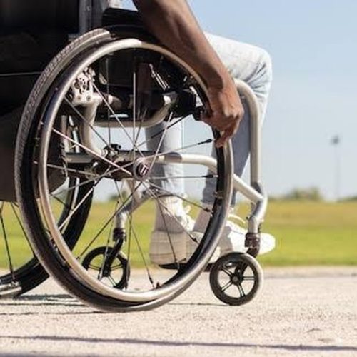 Superação que comove: paciente tetraplégico dá primeiros passos e vídeo viraliza