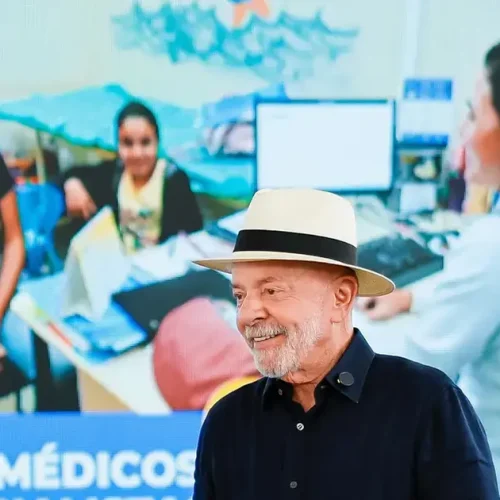 Lula responsabiliza clã Bolsonaro por ataque dos EUA ao Pix e taxação