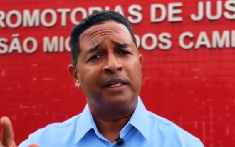 Banheiros sem portas em Escola Municipal revoltam vereador durante fiscalização