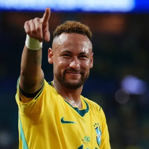 Neymar ironiza ‘guru’ que previu eliminação do Brasil: “Tenta na próxima Copa”