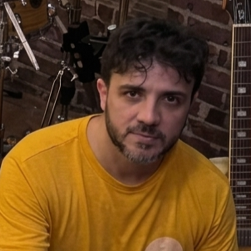 Renan Santos diz que foi alvo de “sabotagem da esquerda” após sua banda ter show cancelado