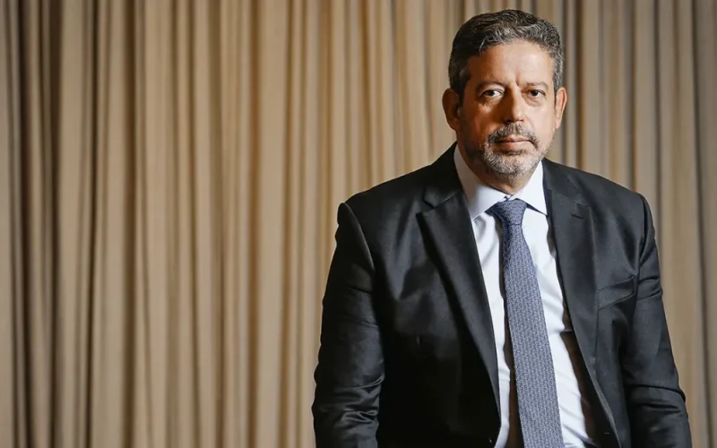 TDL Pesquisa: Arthur Lira cresce de maneira consistente e ultrapassa Renan Calheiros para o Senado em Alagoas