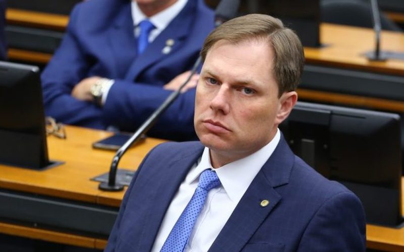 “Previsão do Brasil é perder 1,2 milhão de emprego”, diz deputado sobre fim da escala 6×1