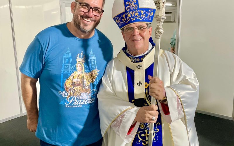 Leonardo Dias entrega Título de Cidadão Honorário de Maceió a Dom Beto Breis
