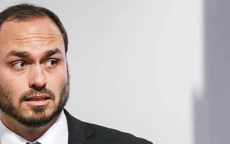 Carlos Bolsonaro diz que vai mapear aliados do PL que ainda não divulgam candidatura de Flávio ao Planalto