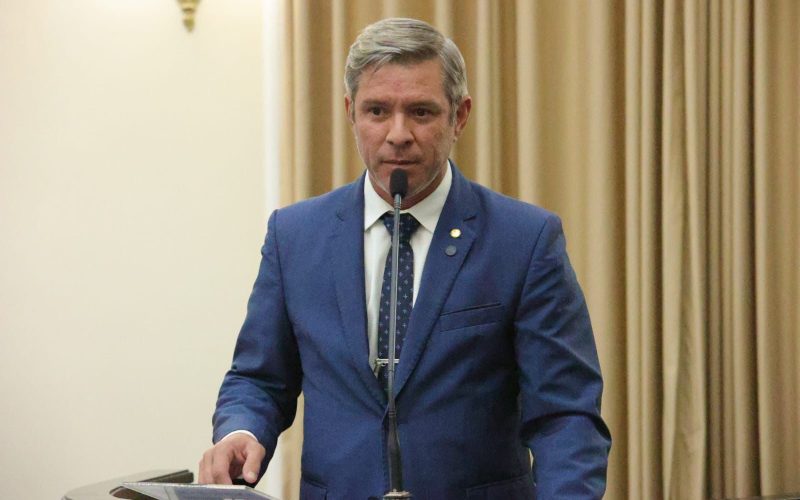 Cabo Bebeto cobra ao Governo o envio de projeto sobre o Q.O da PM e dos Bombeiros