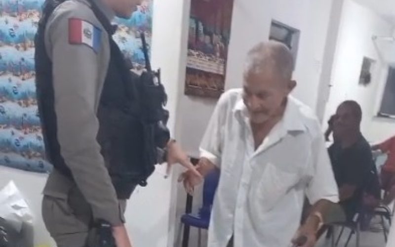 “Bora para casa?”: Idoso Manoel Francisco Rodrigues é resgatado após ser encontrado perdido em Maceió