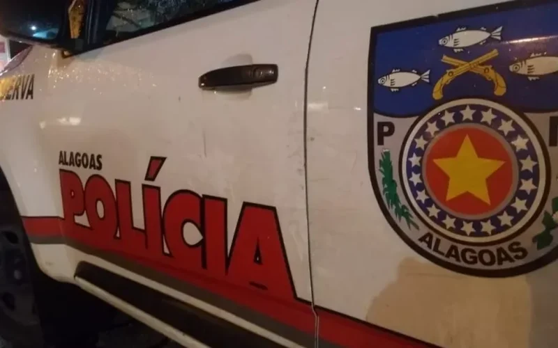 Homem é preso com pistola de uso restrito durante ocorrência em Maragogi, interior de Alagoas