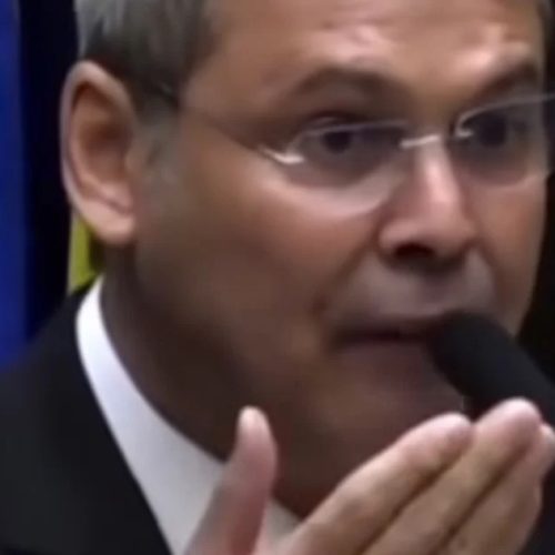 “Por respeito ao Brasil” : Lindbergh cobra respostas de Flávio sobre Vorcaro