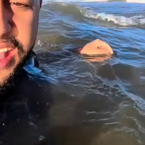 Influencer Lucas Silva elogia água da praia de Aracaju e compara com a de Maceió e Recife