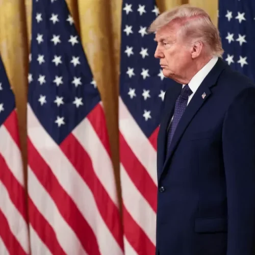 4 de Julho: Pequenos protestos contra Trump marcam celebrações da independência dos EUA