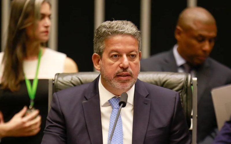 Arthur Lira disputa Senado com Luiz Romero na 1ª suplência e Gustavo Feijó na 2ª