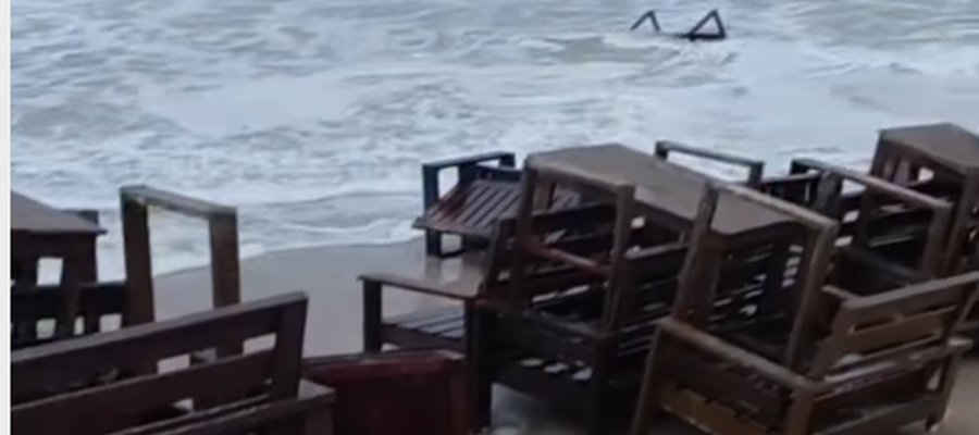 Veja como ficou a praia do Frânces após forte maré na madrugada desta quinta-feira
