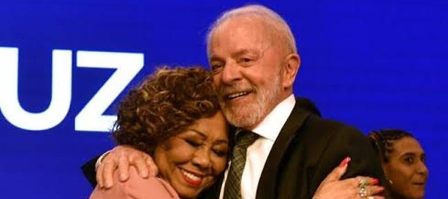 ‘Eu gosto do meu presidente’, diz Alcione ao declarar apoio a Lula