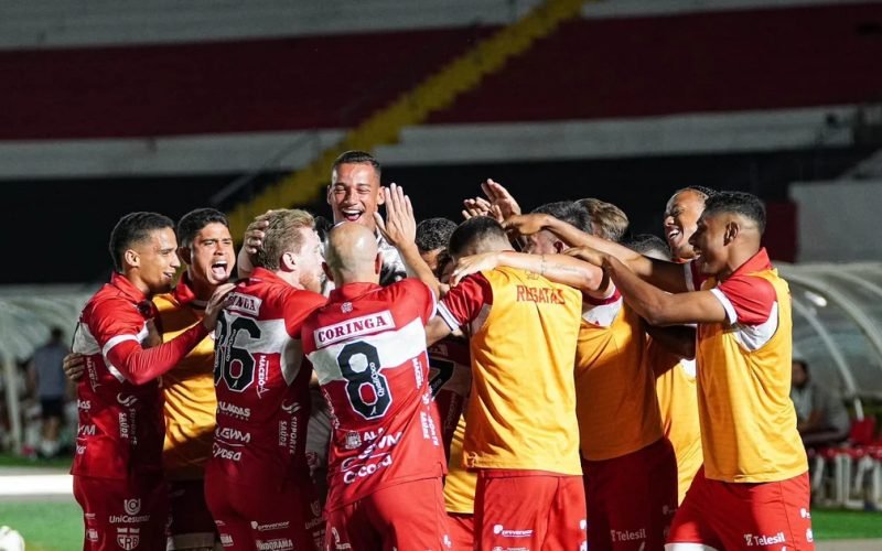 Com atuação fantástica de Vitor Caetano, CRB vence Botafogo-SP por 1 a 0