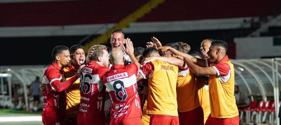 Com atuação fantástica de Vitor Caetano, CRB vence Botafogo-SP por 1 a 0