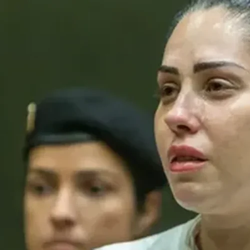 Monique Medeiros deixa presídio após receber perdão judicial no caso Henry Borel
