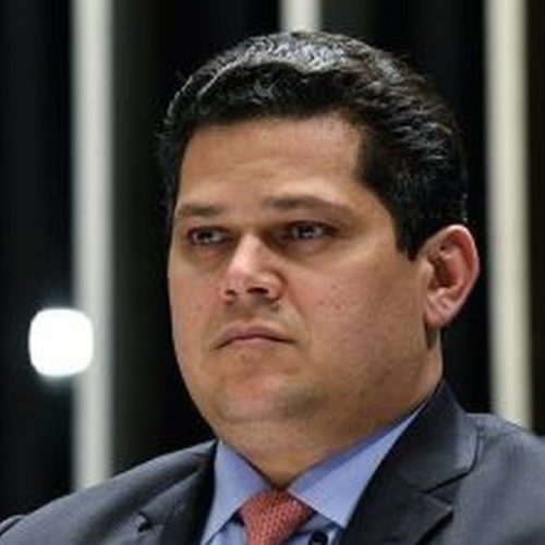 Alcolumbre prevê reunião para definir tramitação da PEC da escala 6×1 no Senado