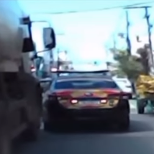 Viatura do DMTT e caminhão se envolvem em colisão em Maceió