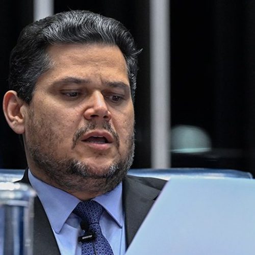 PEC da aposentadoria especial para agentes de saúde poderá ser votada na próxima semana
