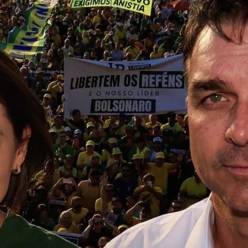 PL faz nova tentativa para pacificar relação entre Michelle e Flávio Bolsonaro