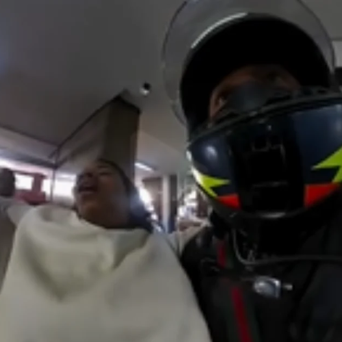Ato de solidariedade: Motociclistas abrem caminho no trânsito para socorrer mulher