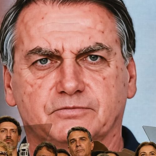 Flávio Bolsonaro recorre contra suspensão de visitas ao pai