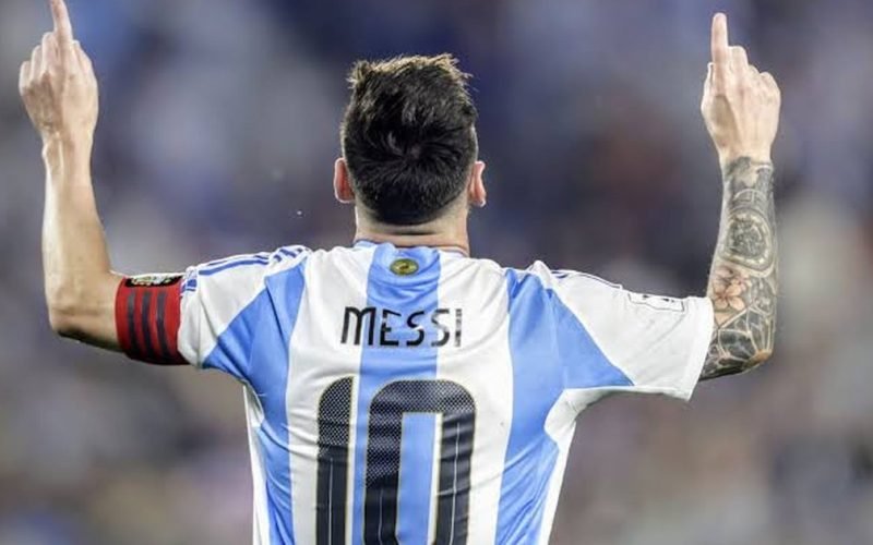 Messi faz seu último jogo em Copas do Mundo, com um título e dois vice-campeonatos