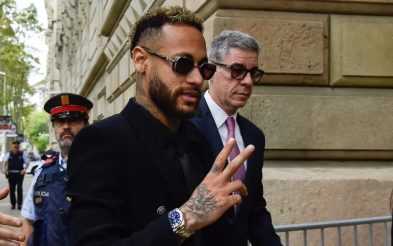 Neymar é absolvido de acusação de corrupção na Espanha