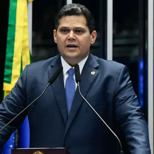 “Não tenho que esperar nada”: Alcolumbre endurece tom após derrota de Lula no Senado
