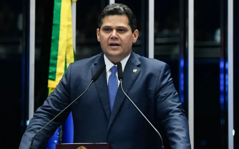 “Não tenho que esperar nada”: Alcolumbre endurece tom após derrota de Lula no Senado