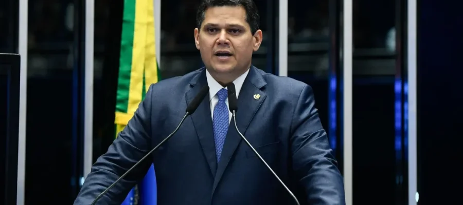 “Não tenho que esperar nada”: Alcolumbre endurece tom após derrota de Lula no Senado