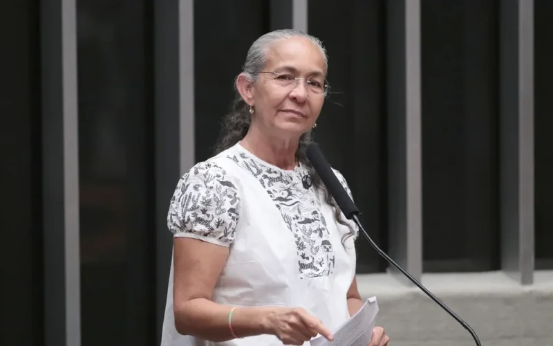 “Só enriquece na política quem é ladrão” afirma Heloisa Helena