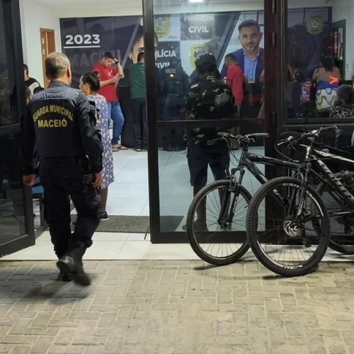Policial civil é acusado de desacato a PMs durante prisão do próprio filho por tráfico em Maceió